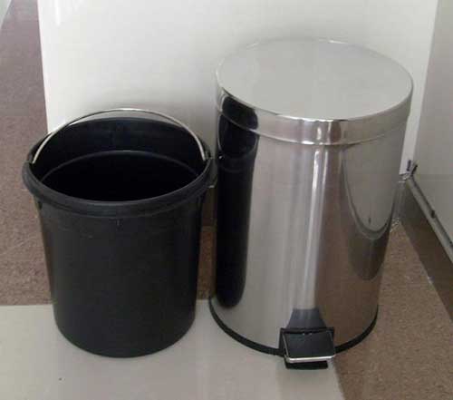 六大好處樂享生活:室內(nèi)垃圾桶講究“鋼”需