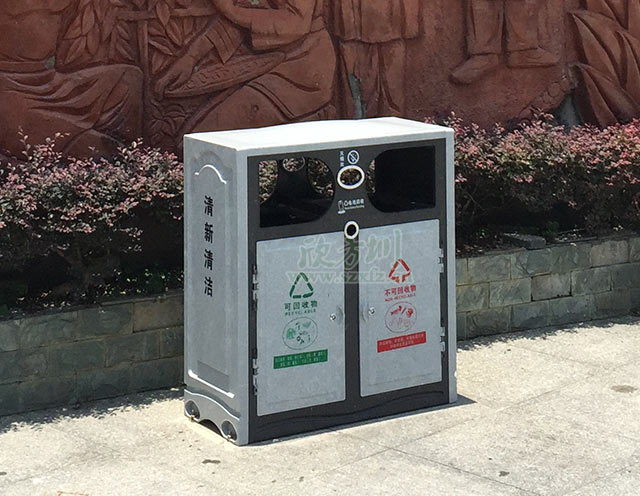 澳洲女護(hù)士為省錢 垃圾桶里翻食物